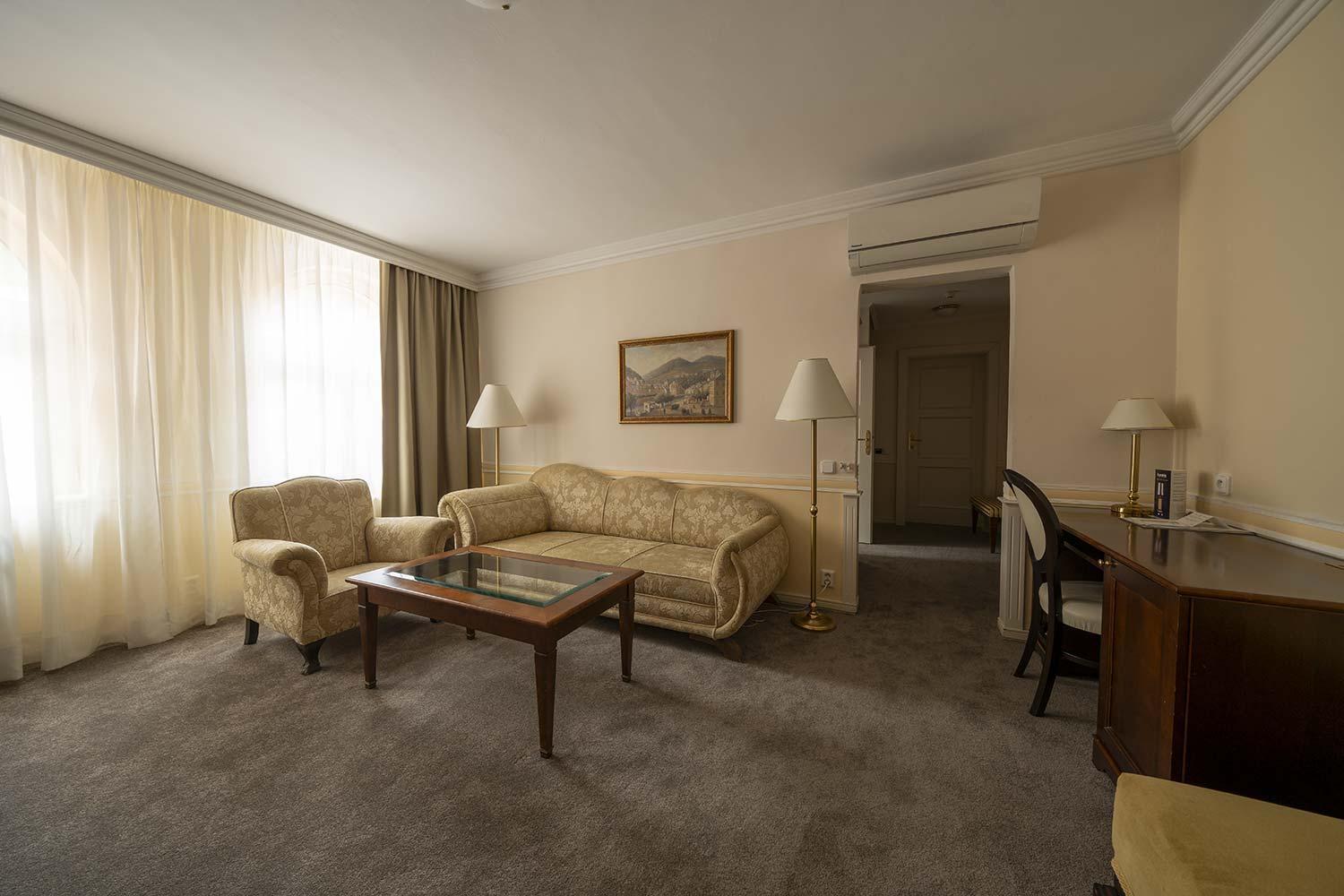 Hotel Embassy Karlovy Vary Dış mekan fotoğraf