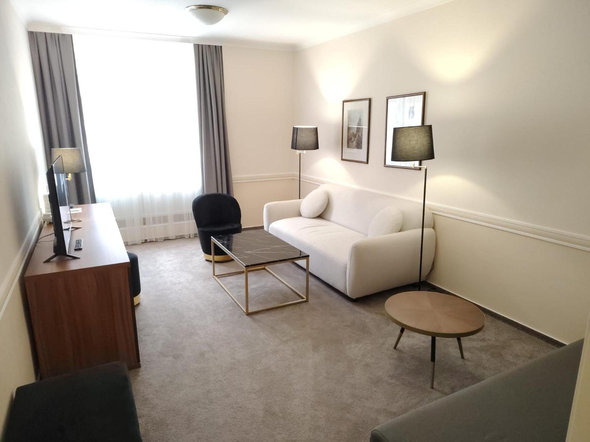 Hotel Embassy Karlovy Vary Dış mekan fotoğraf