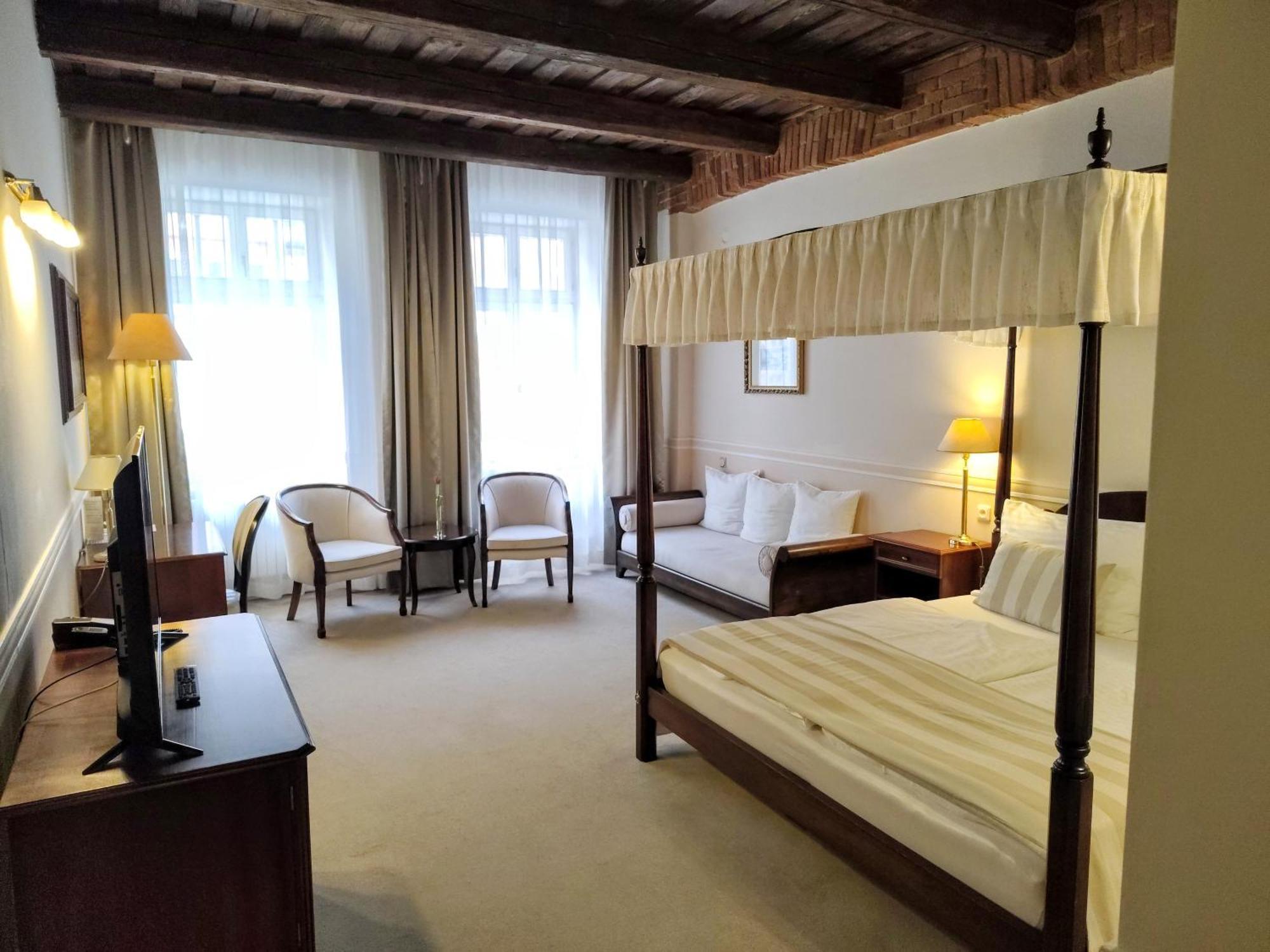 Hotel Embassy Karlovy Vary Dış mekan fotoğraf
