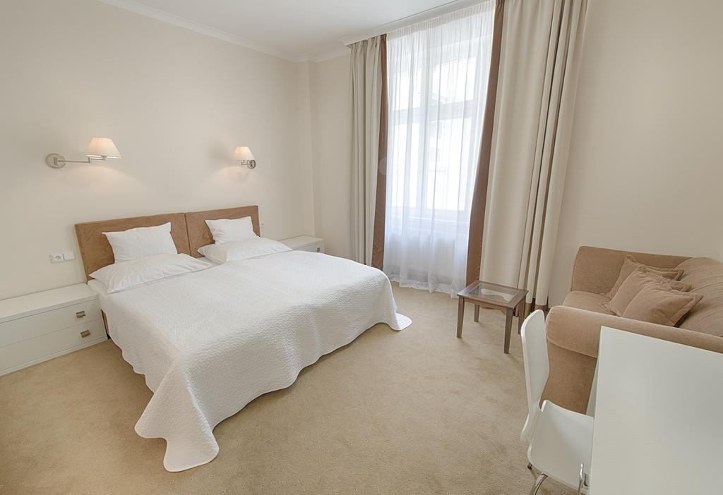 Hotel Embassy Karlovy Vary Dış mekan fotoğraf