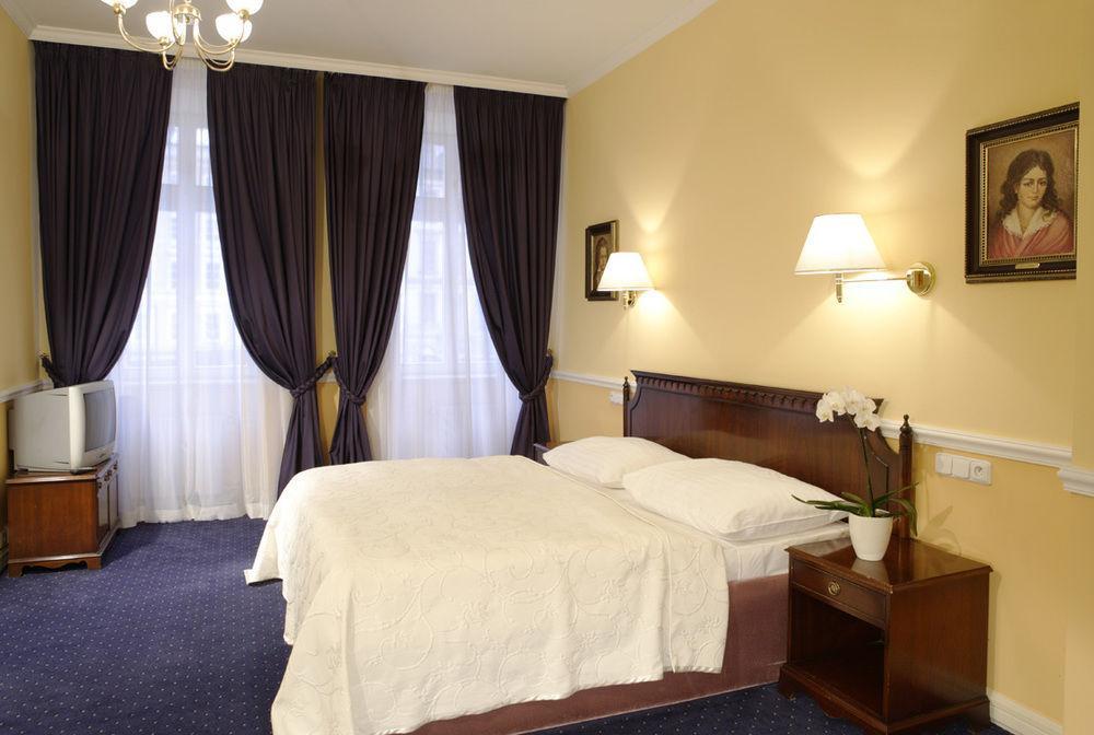 Hotel Embassy Karlovy Vary Dış mekan fotoğraf