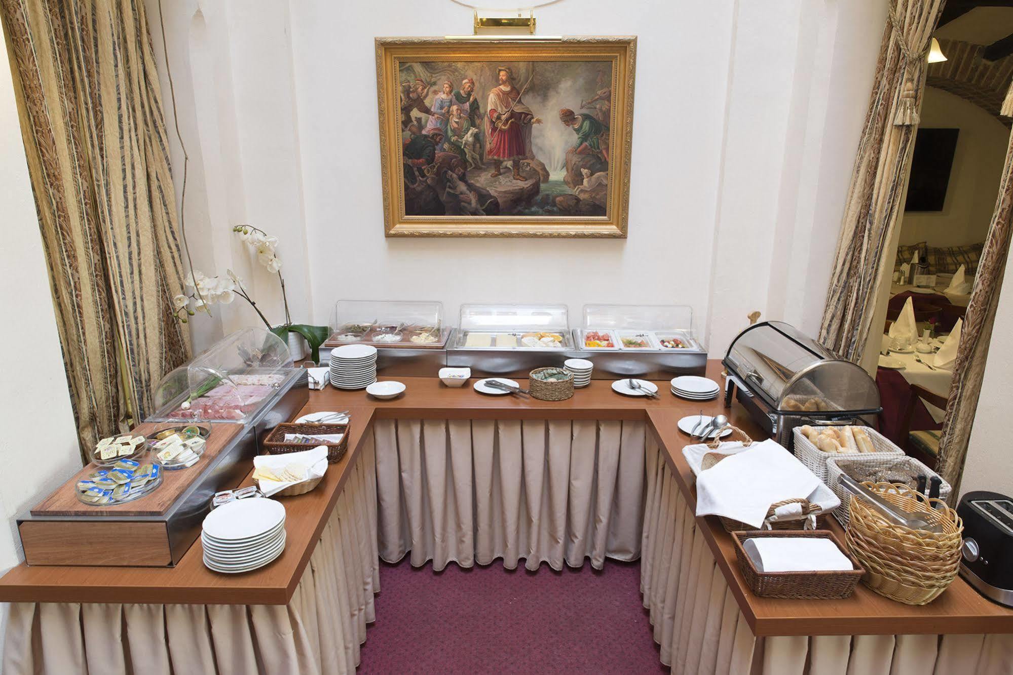 Hotel Embassy Karlovy Vary Dış mekan fotoğraf